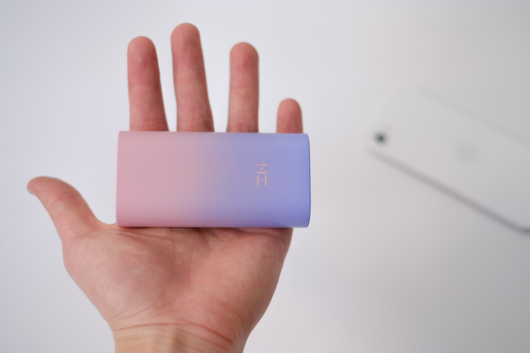 [開箱]ZMI QB818 雙向PD快充行動電源 10000mAh - MikaBook