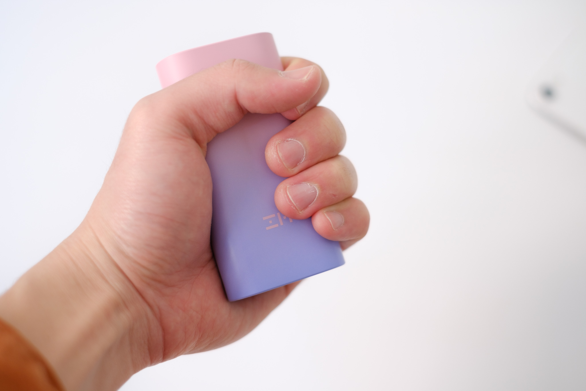 [開箱]ZMI QB818 雙向PD快充行動電源 10000mAh - MikaBook
