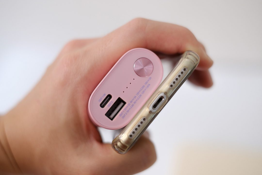 [開箱]ZMI QB818 雙向PD快充行動電源 10000mAh - MikaBook